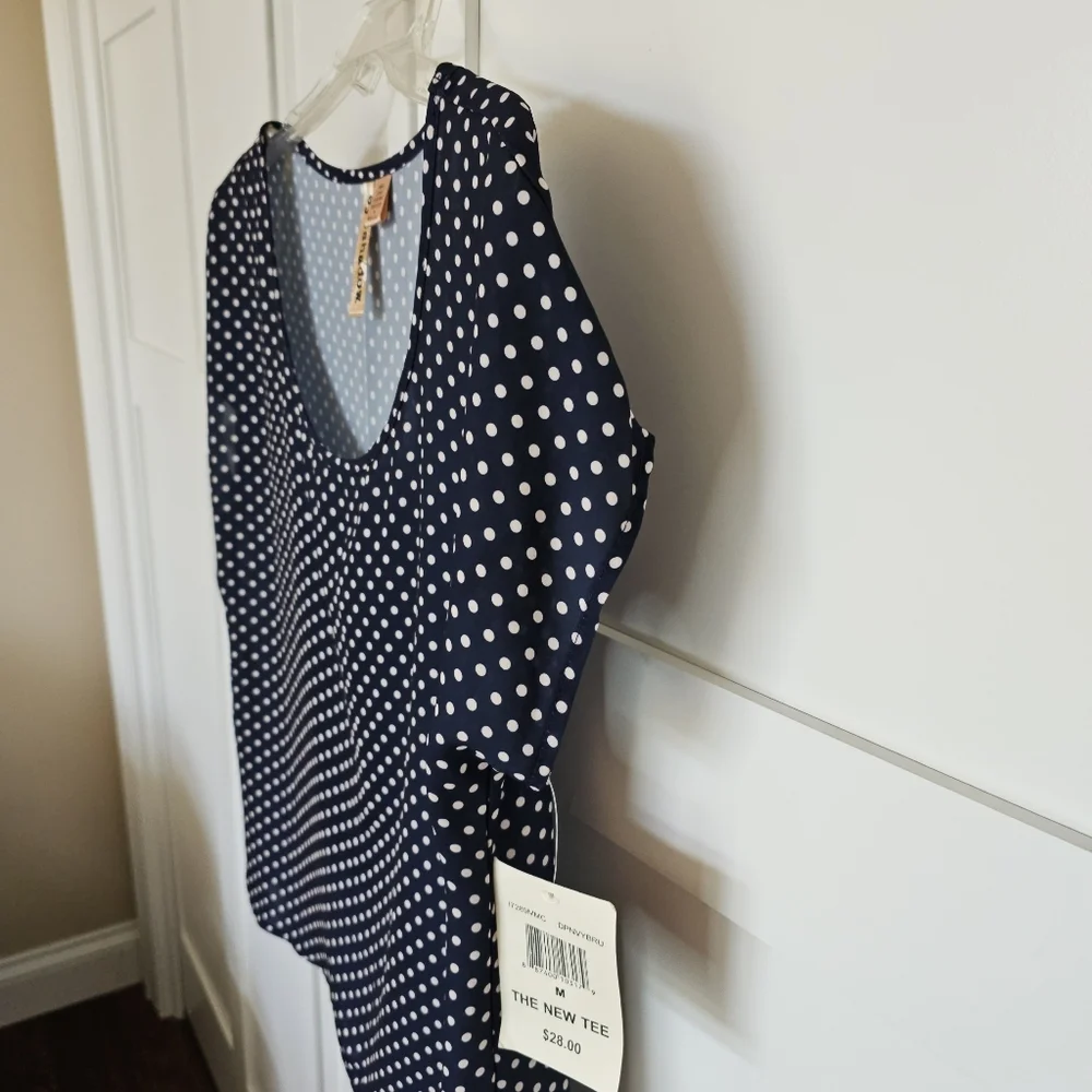 NWT: Eyeshadow silky polka dot top size M - Picture 9 of 12